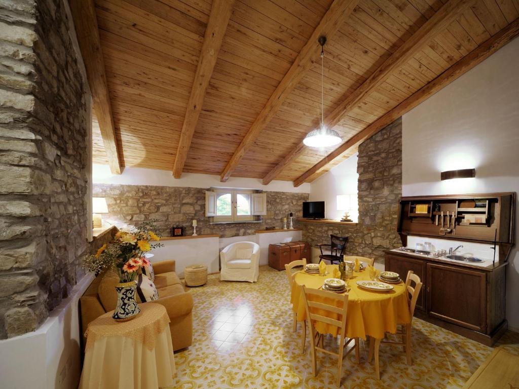 Residenza Matarazzo E Le Sue Soffitte Διαμέρισμα Castellabate Δωμάτιο φωτογραφία
